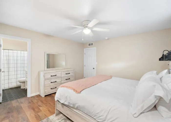 Holiday home 3br Retreat In With Plenty Of Space And Fun