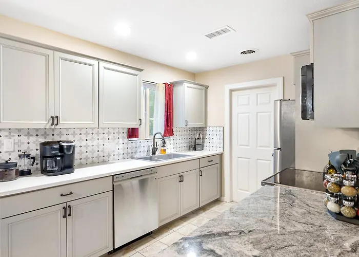 3br Retreat In With Plenty Of Space And Fun