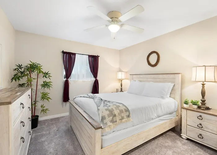 Holiday home 3br Retreat In With Plenty Of Space And Fun *
