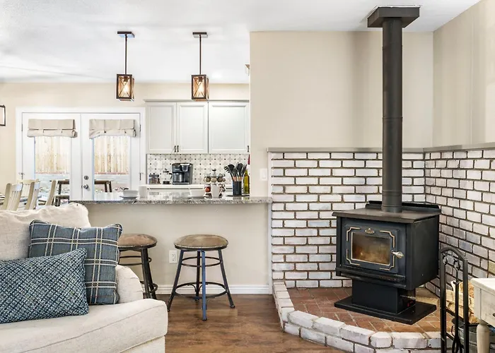 3br Retreat In With Plenty Of Space And Fun