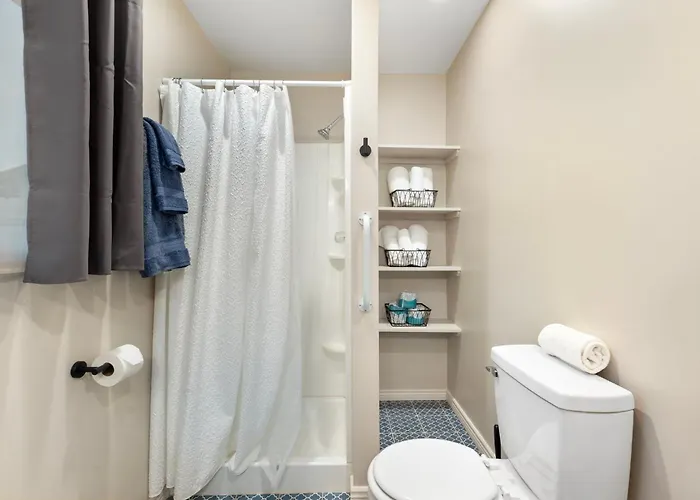 Holiday home 3br Retreat In With Plenty Of Space And Fun Cottonwood